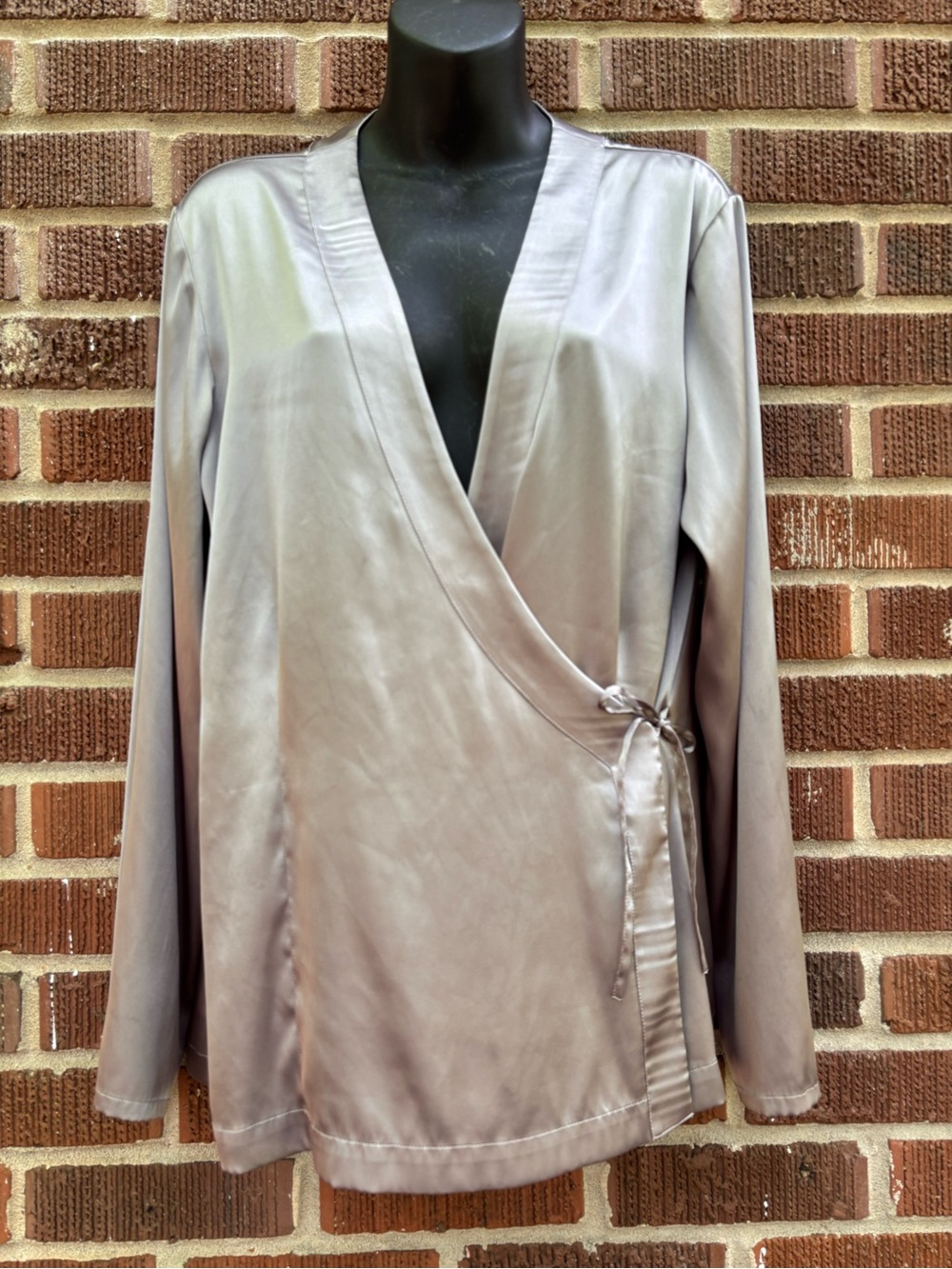 Chicos NWT Sz 2 SILKY SPLENDOR RASHA Wrap Top Long Sleeve Shirt Silver Metallic